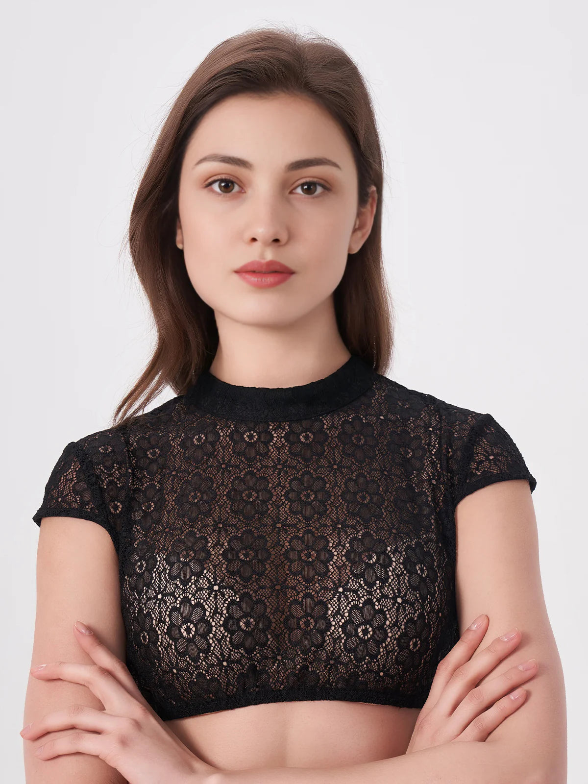 Korkeakauluksinen, lyhythihainen dirndl-pusero – tyylikäs must-have